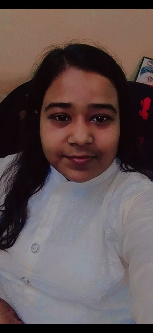 Vartika sharma Commerce home tutor in Varanasi.